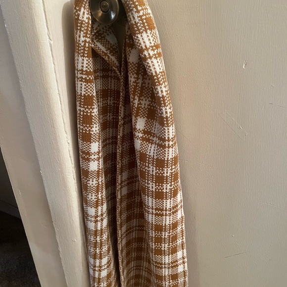 Camel plaid Timberland scarf. NWT - Picture 2 of 3